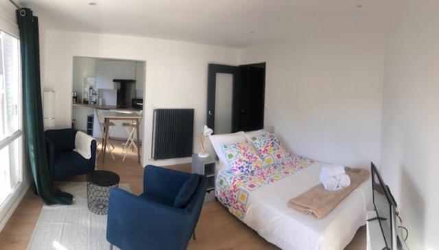 Rond Point Studio Cosy Et Central Avec Balcon Saint-Etienne  Bagian luar foto