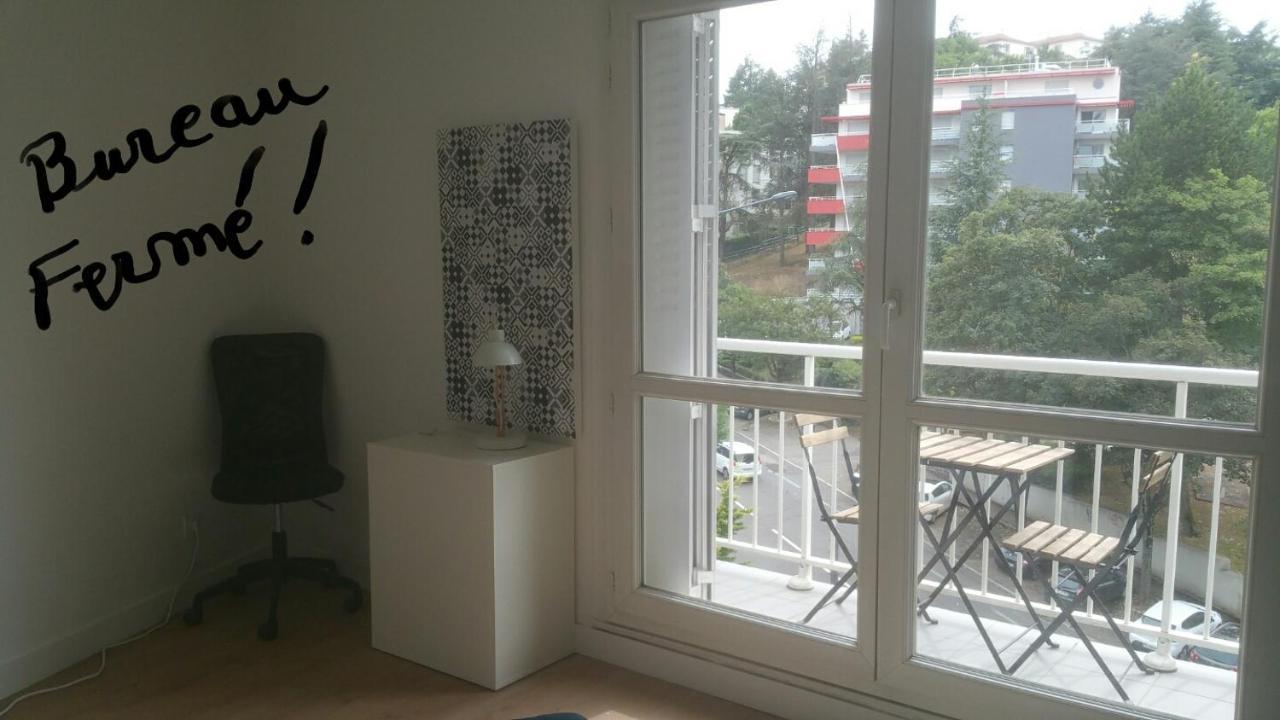 Rond Point Studio Cosy Et Central Avec Balcon Saint-Etienne  Bagian luar foto